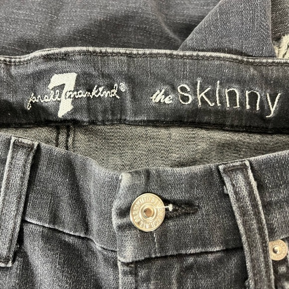 7 for all Mankind The Skinny Distressed Jeans Womens Waist Size 23 Dark Denim - Picture 7 of 13